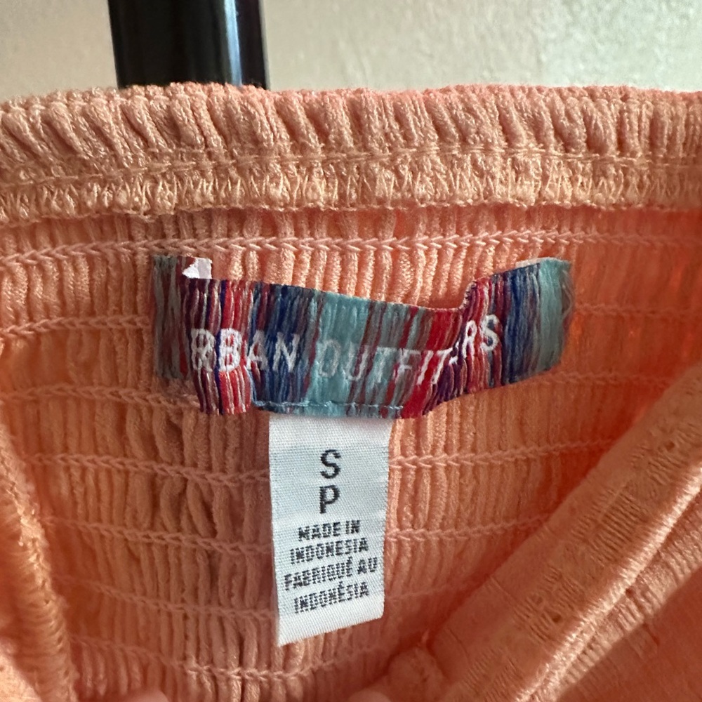 NWT Urban Outfitters Peach Puff Sleeve Blouse - Picture 4 of 4